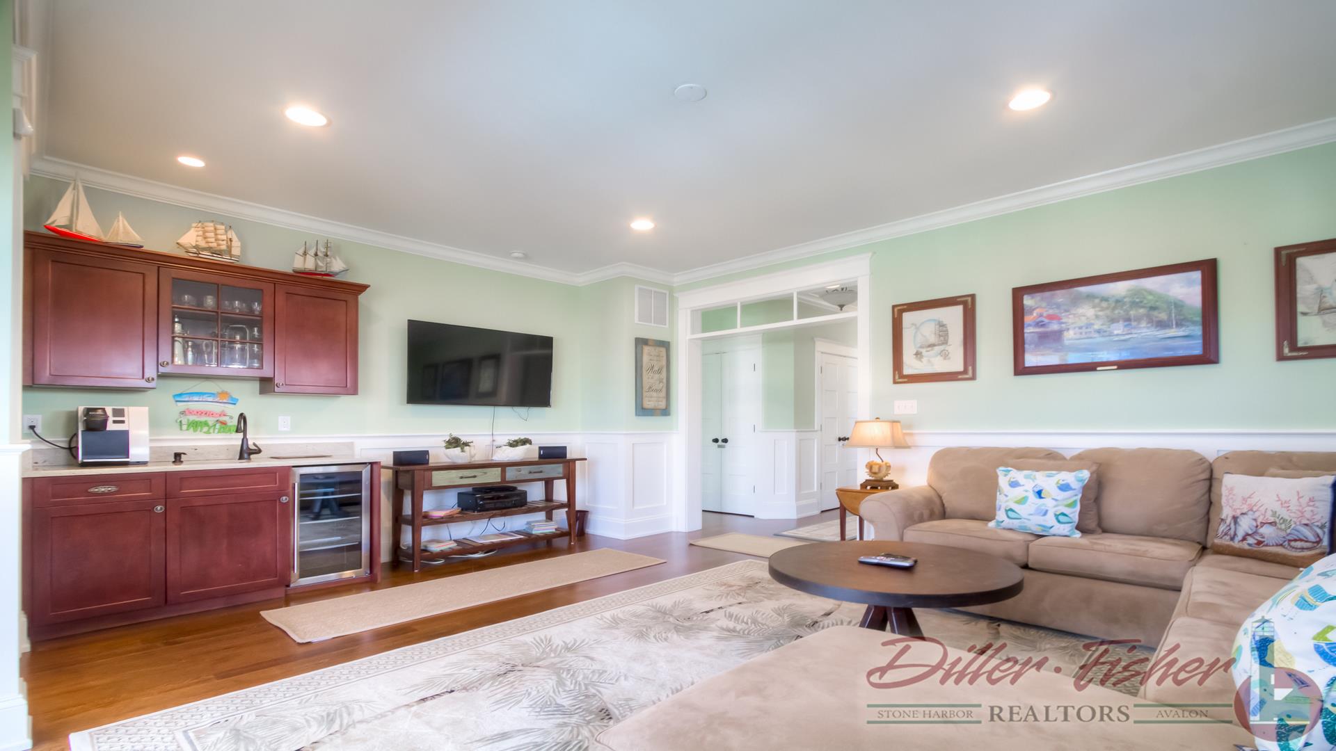 225 49th Street, Avalon (Mid-Island)