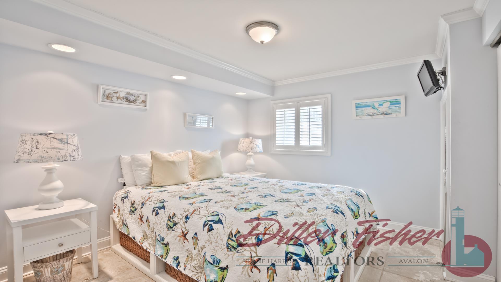 7929 Dune Drive, Avalon (1 Block to Beach)