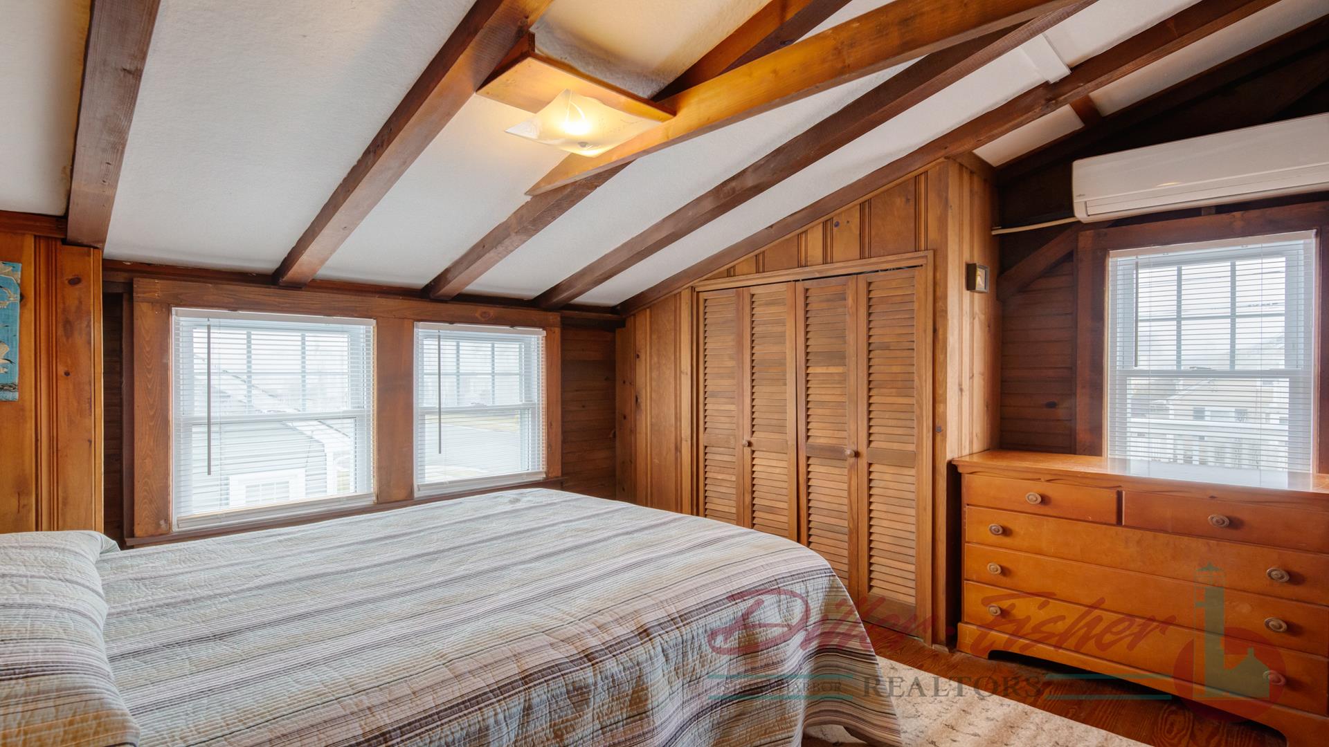 8714 Second Avenue, Stone Harbor (Mid-Island)
