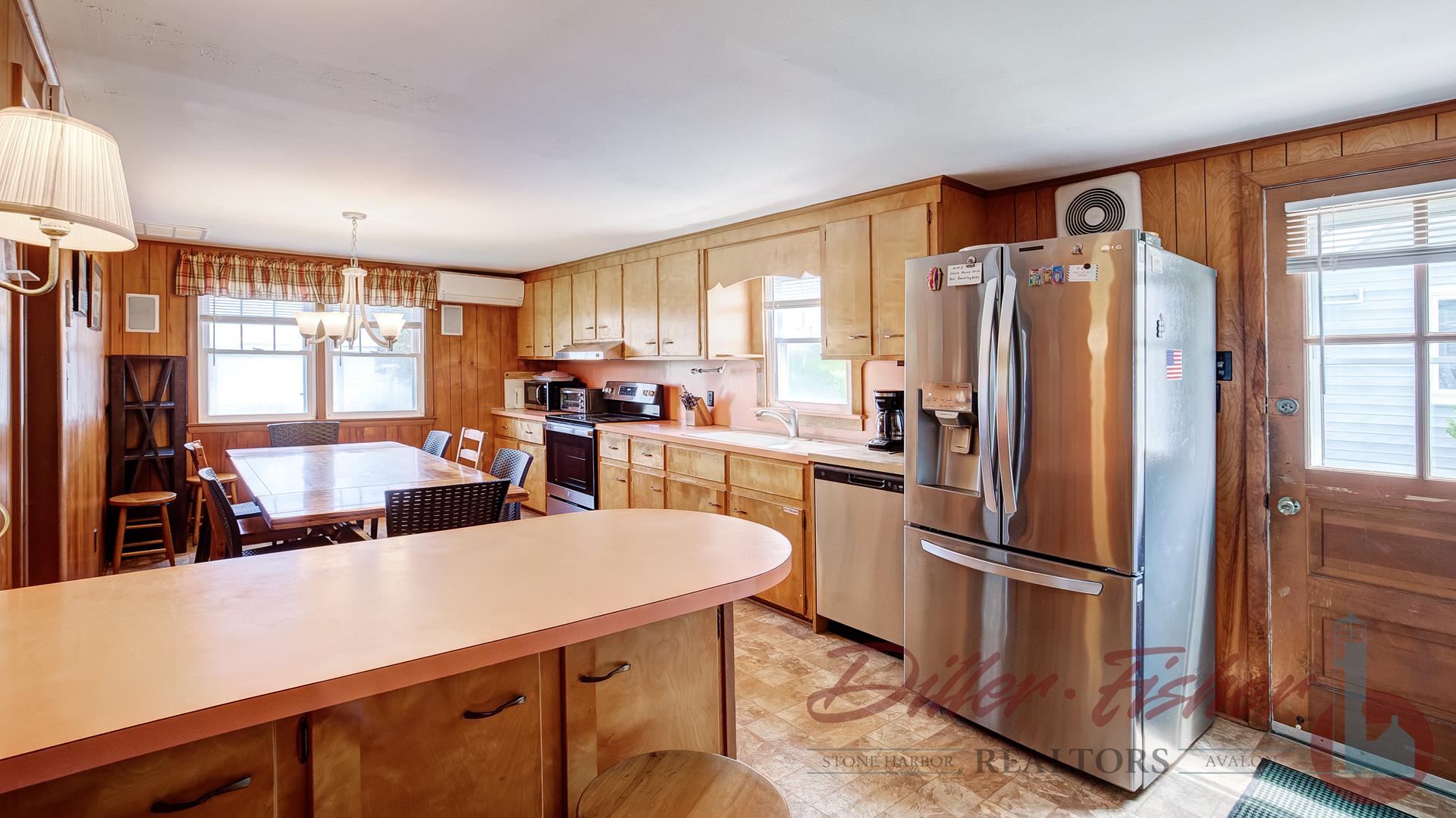 8714 Second Avenue, Stone Harbor (Mid-Island)