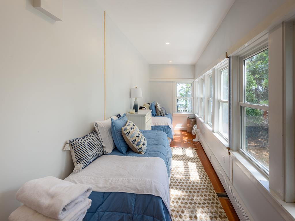 348 Seaview Ave/Main House, Oak Bluffs, MA 02557, Waterfront