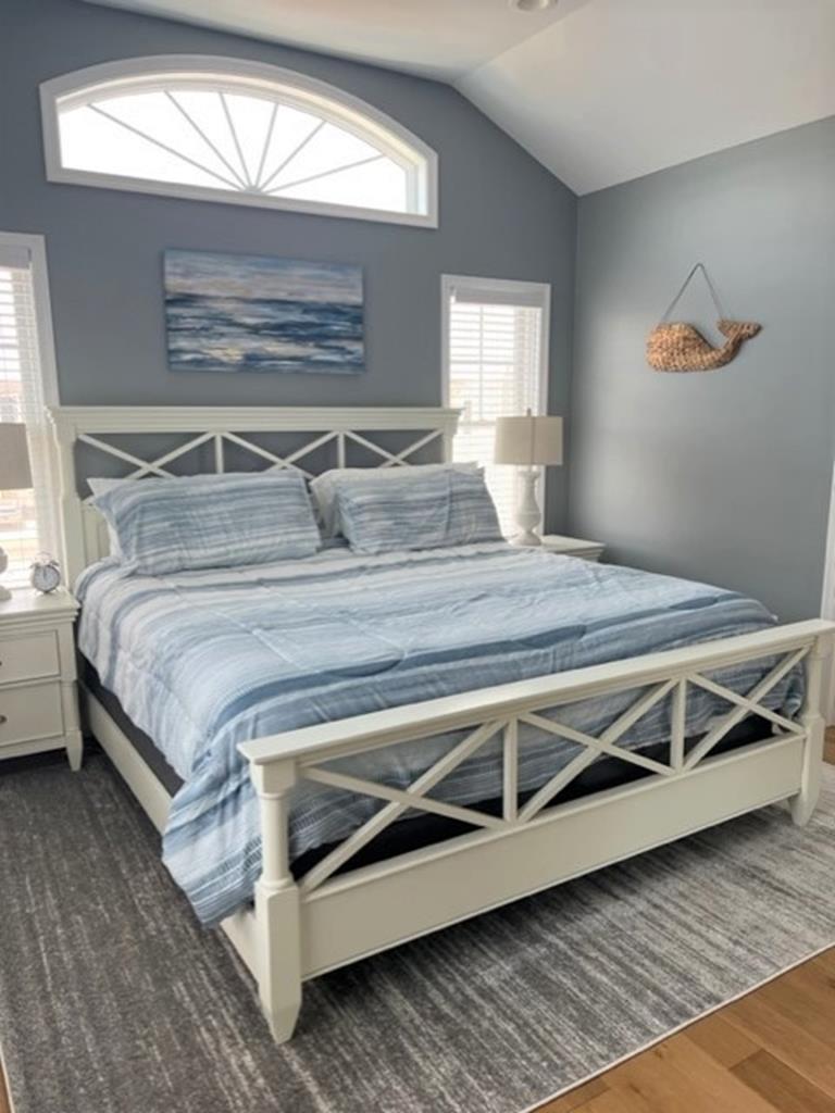 8 W Pershing Avenue - ALARM, Holgate (Bay Side)