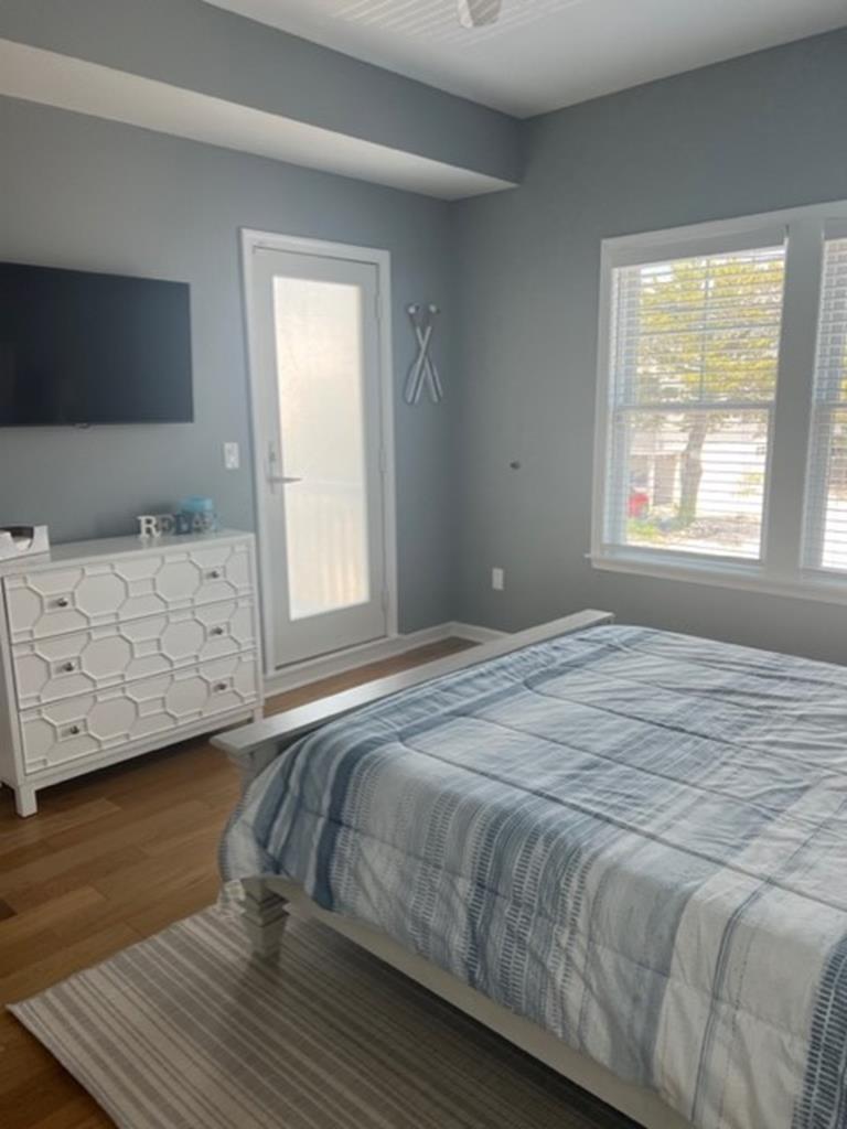 8 W Pershing Avenue - ALARM, Holgate (Bay Side)