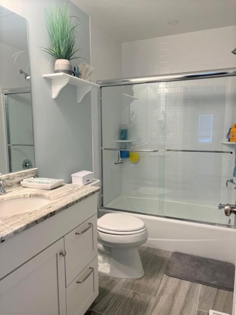 8 W Pershing Avenue - ALARM, Holgate (Bay Side)