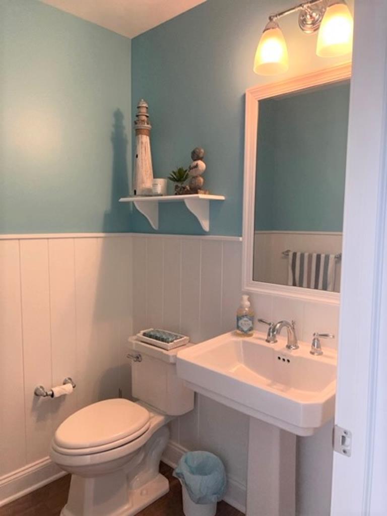 8 W Pershing Avenue - ALARM, Holgate (Bay Side)