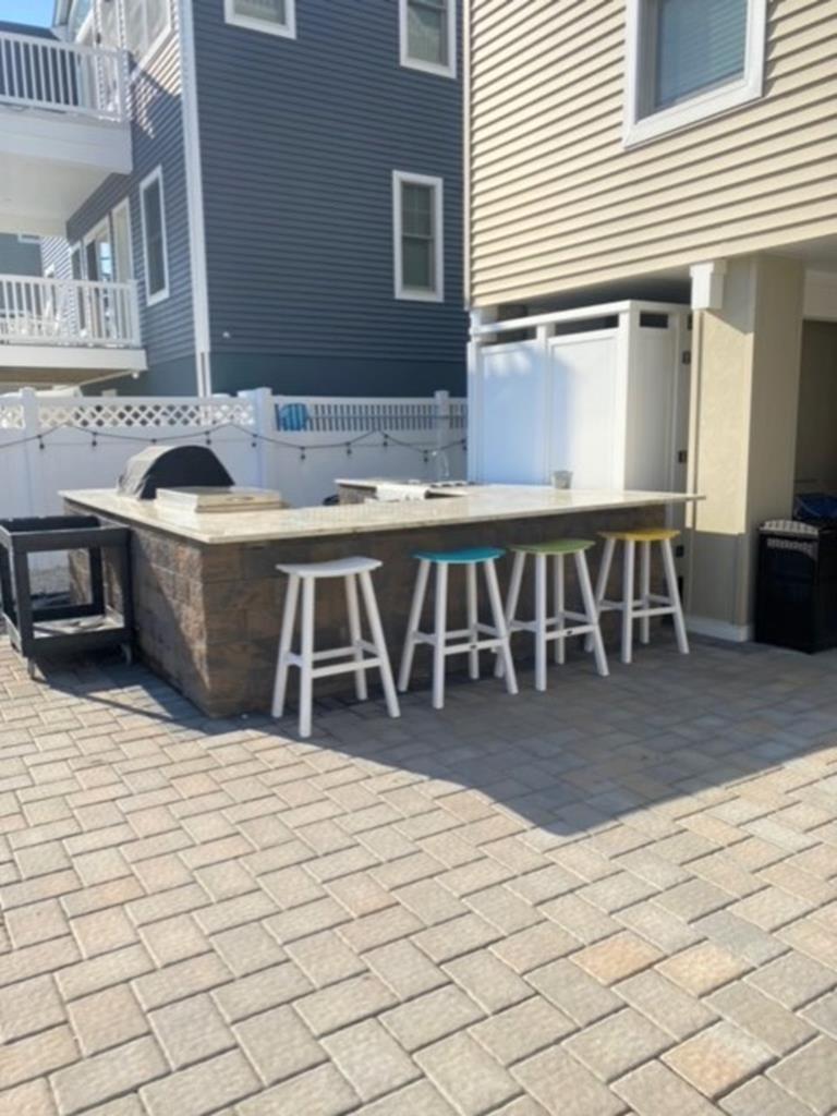 8 W Pershing Avenue - ALARM, Holgate (Bay Side)