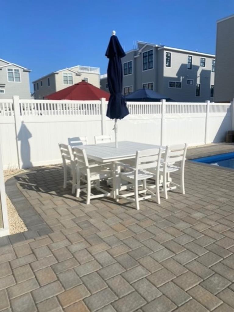 8 W Pershing Avenue - ALARM, Holgate (Bay Side)