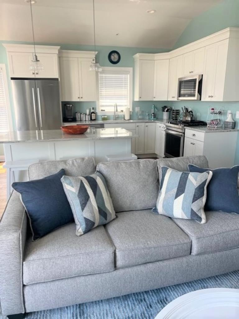 8 W Pershing Avenue - ALARM, Holgate (Bay Side)