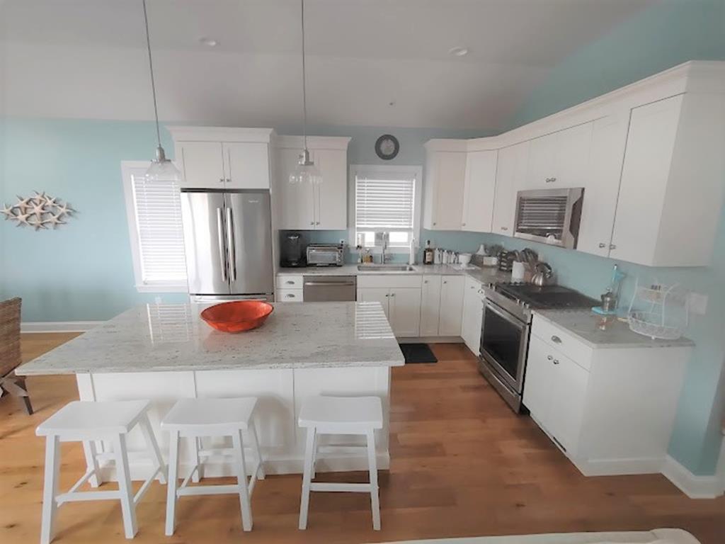 8 W Pershing Avenue - ALARM, Holgate (Bay Side)