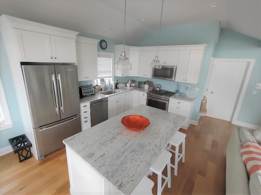 8 W Pershing Avenue - ALARM, Holgate (Bay Side)