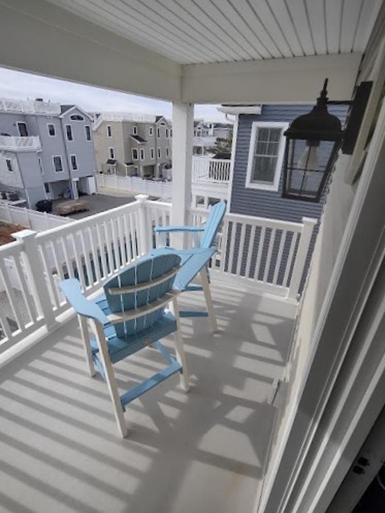 8 W Pershing Avenue - ALARM, Holgate (Bay Side)