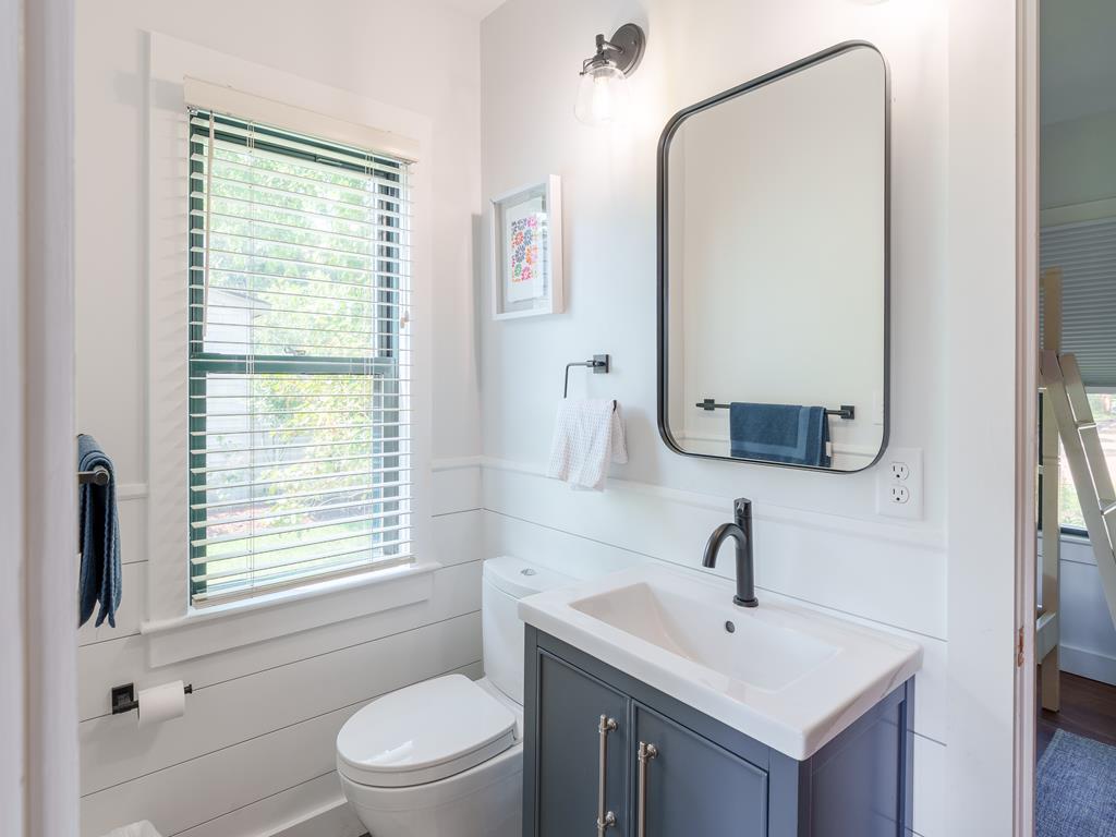 348 Seaview Avenue, Captains House, Oak Bluffs, MA 02557, Waterfront