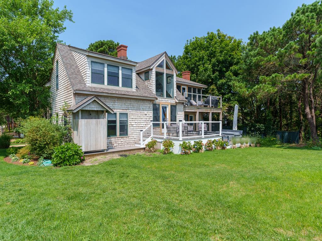 348 Seaview Avenue, Captains House, Oak Bluffs, MA 02557, Waterfront