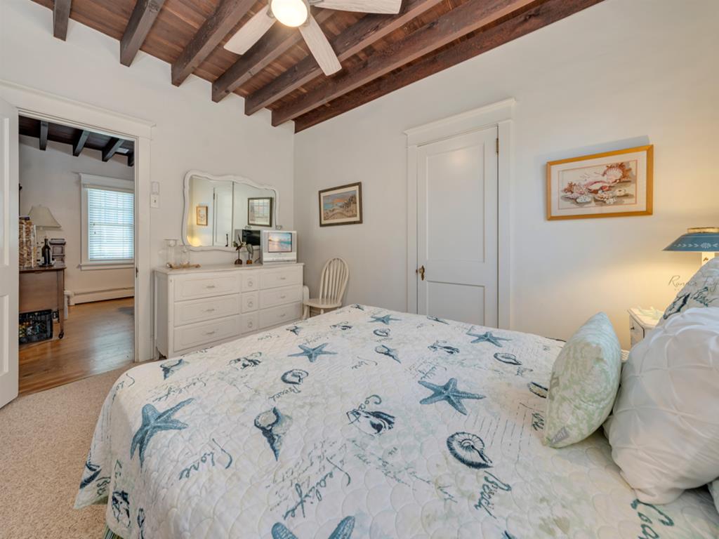 Pool Property - Perfect Location! | Photo 14