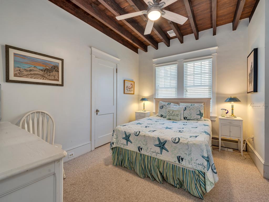 Pool Property - Perfect Location! | Photo 15