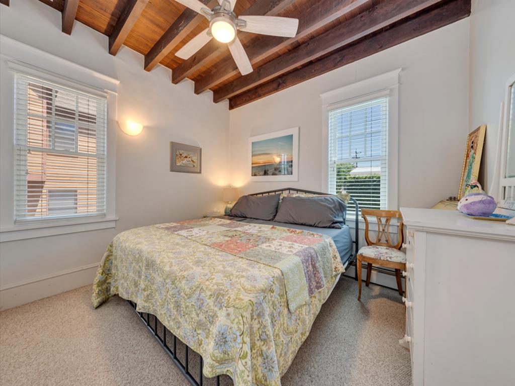 Pool Property - Perfect Location! | Photo 17