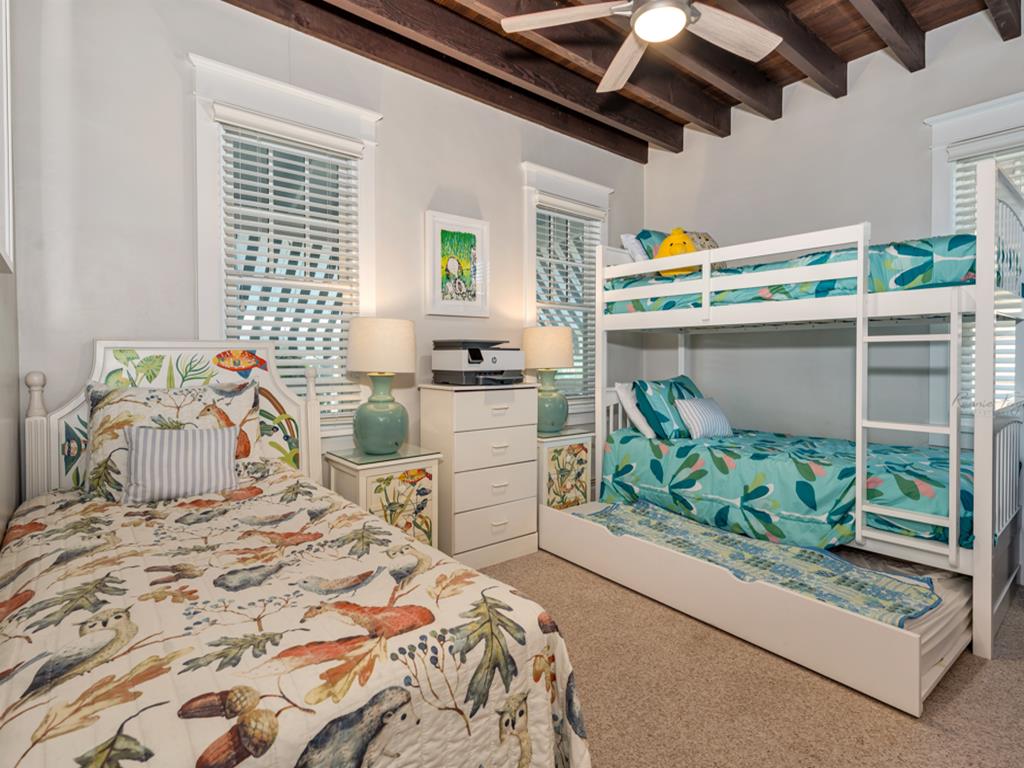 Pool Property - Perfect Location! | Photo 19