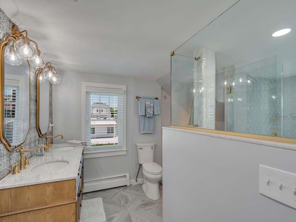 Pool Property - Perfect Location! | Photo 21