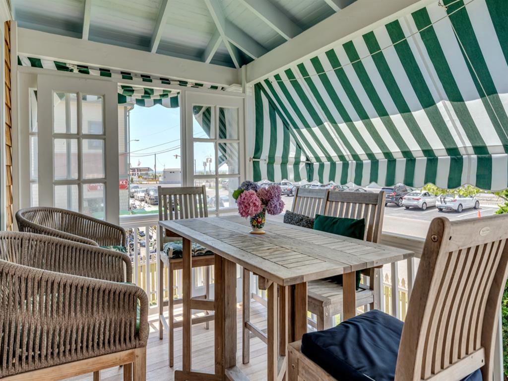 Pool Property - Perfect Location! | Photo 4