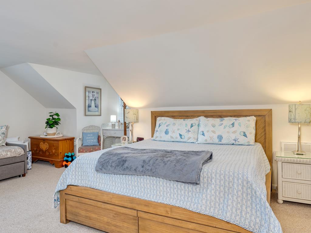 Pool Property - Perfect Location! | Photo 23