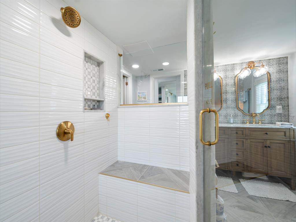 Pool Property - Perfect Location! | Photo 27