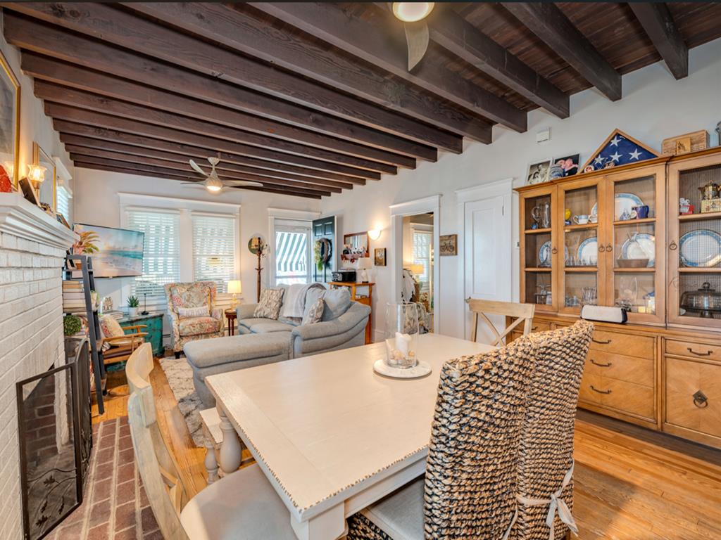 Pool Property - Perfect Location! | Photo 9