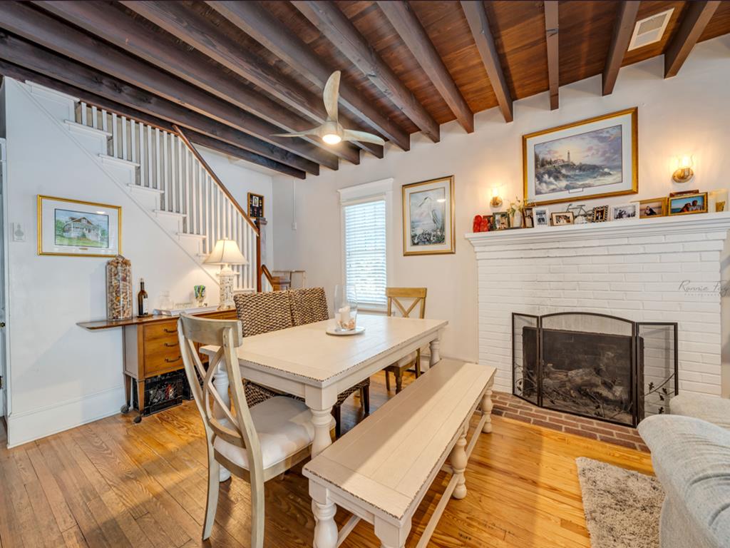 Pool Property - Perfect Location! | Photo 10