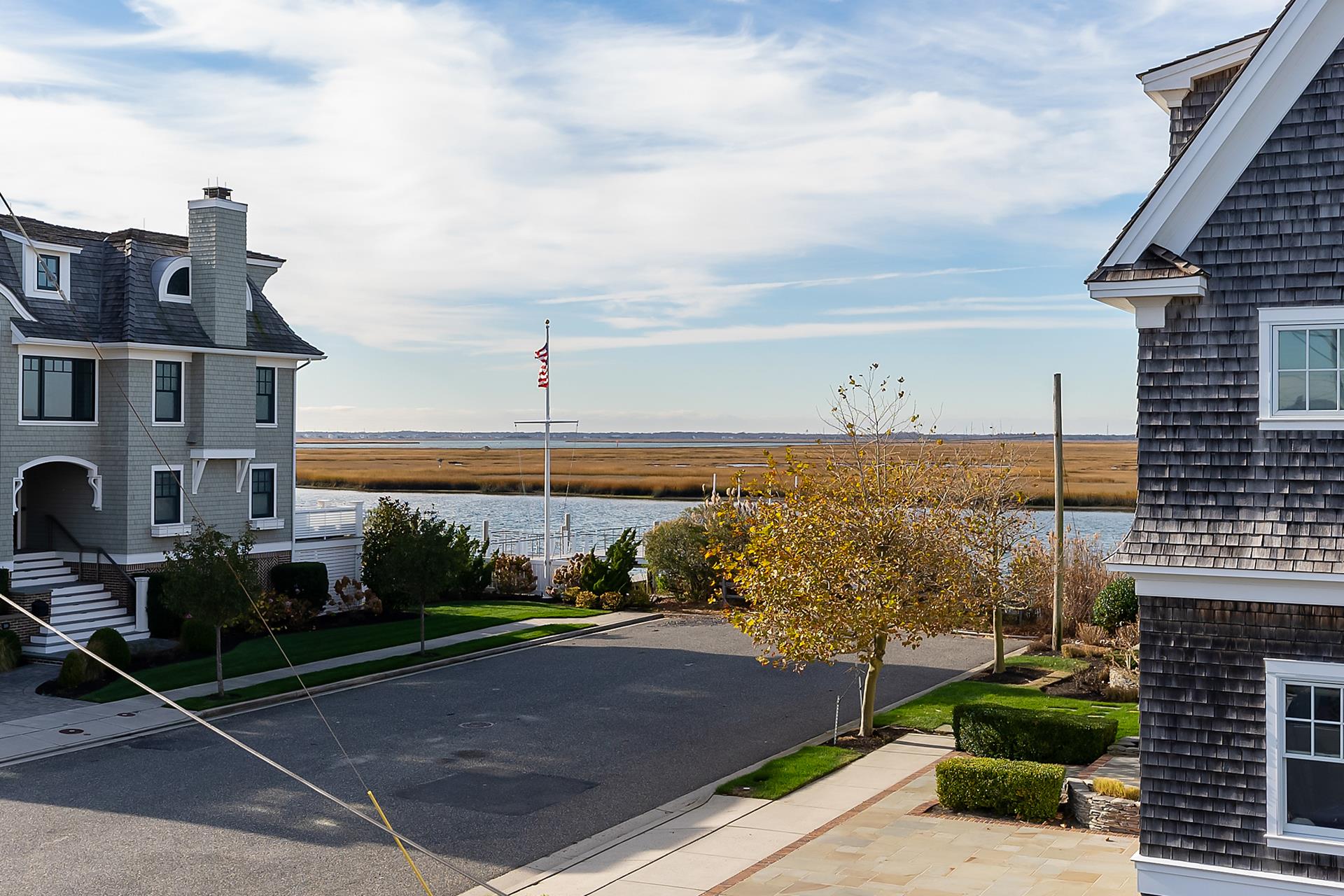 6934 Ocean Drive, Avalon (Center)