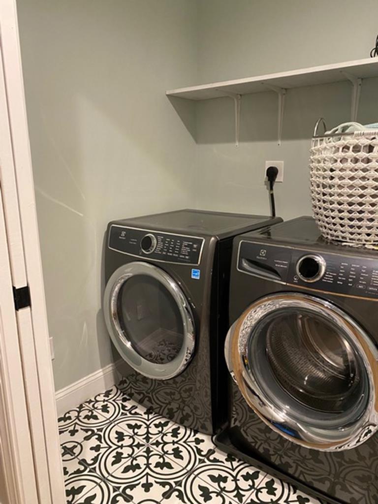 Beautiful New Townhome with Elevator | Photo 18