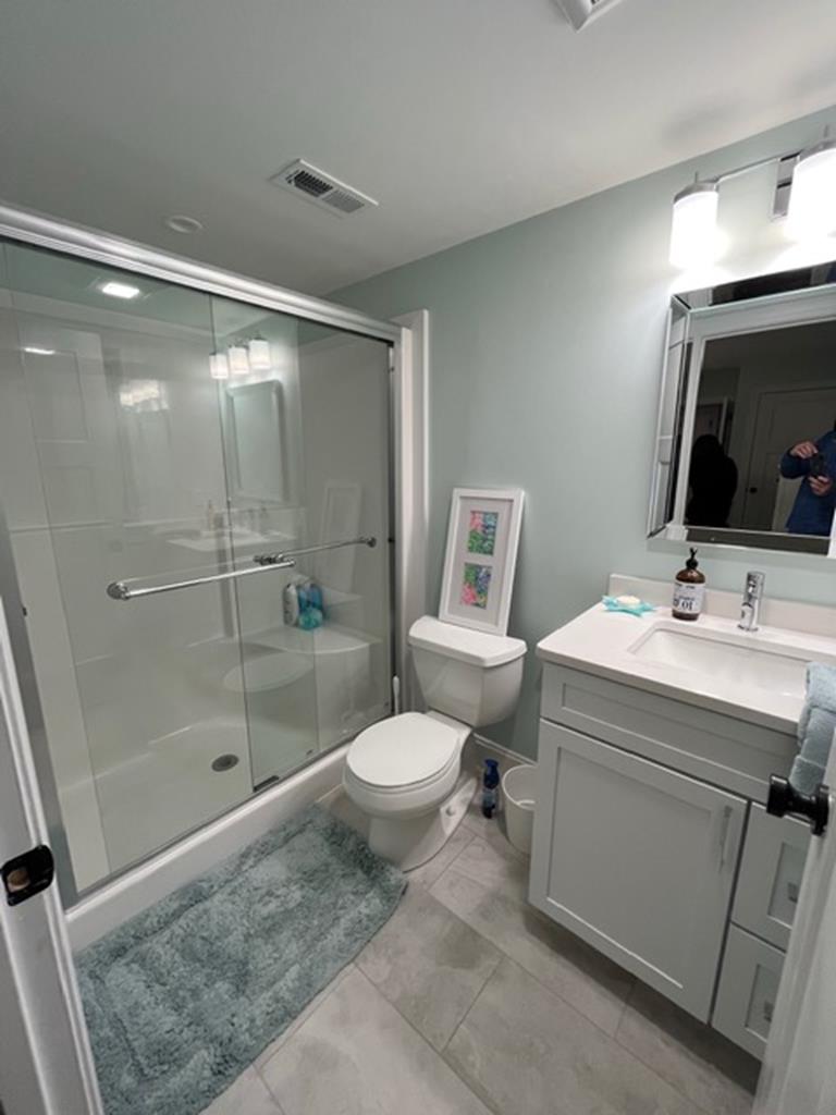 Beautiful New Townhome with Elevator | Photo 9