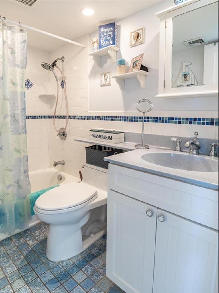 Beautiful condo at the beach with a pool! | Photo 13