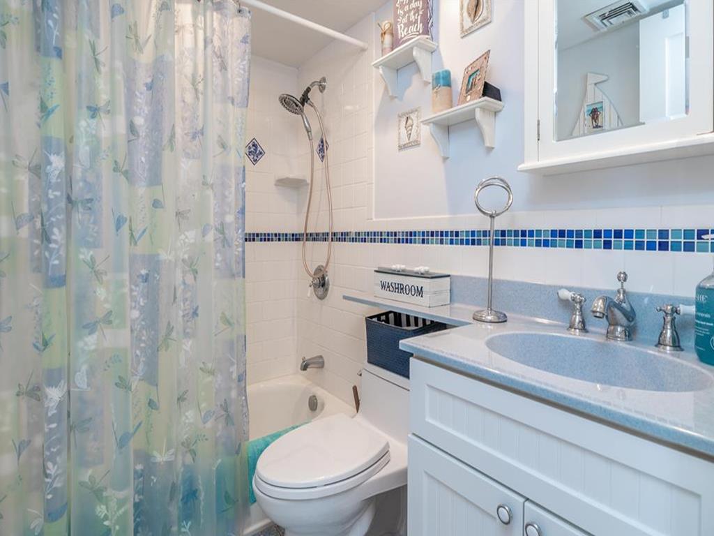 Beautiful condo at the beach with a pool! | Photo 14