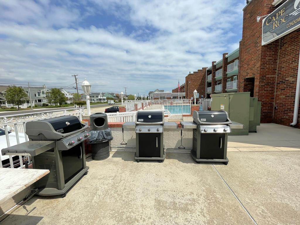 Beautiful condo at the beach with a pool! | Photo 21