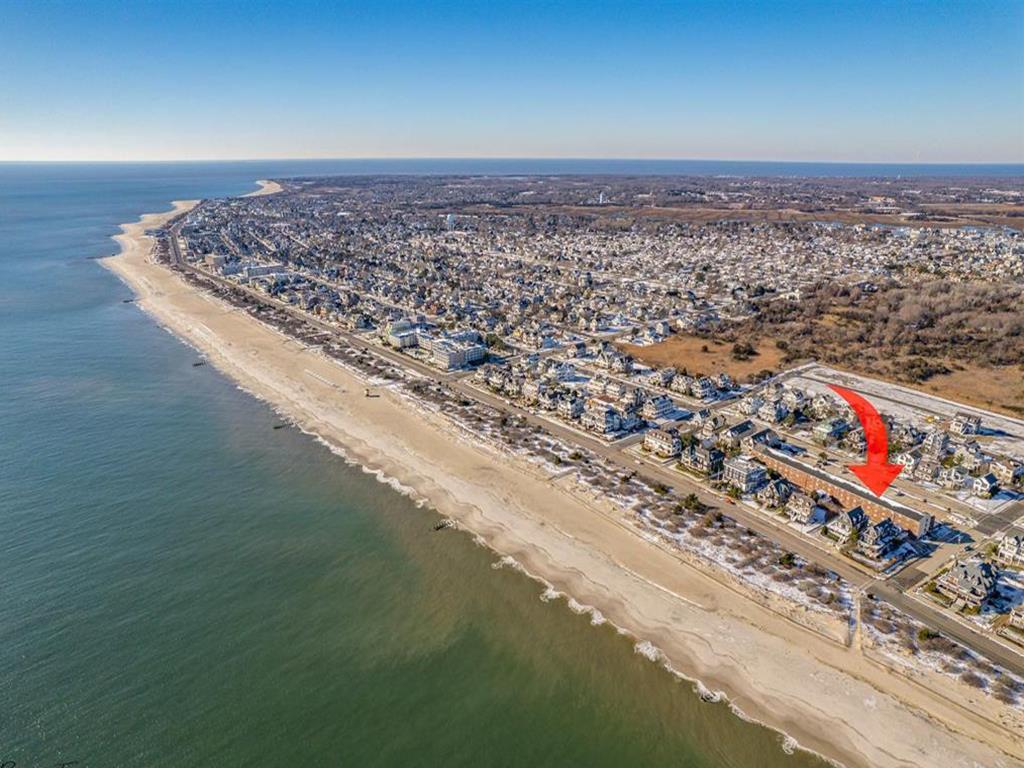 Beautiful condo at the beach with a pool! | Photo 26