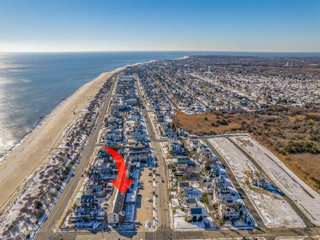 Beautiful condo at the beach with a pool! | Photo 29