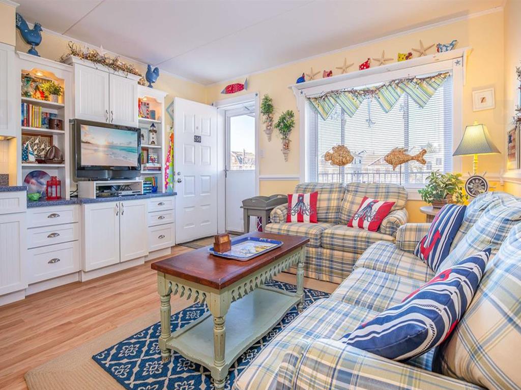 Beautiful condo at the beach with a pool! | Photo 8