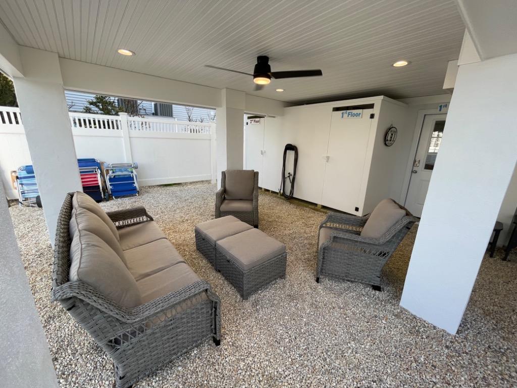 3 E Seabreeze Drive, Peahala Park (Ocean Side)