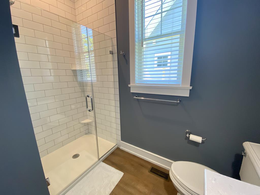 Sandy Pages | Photo 13