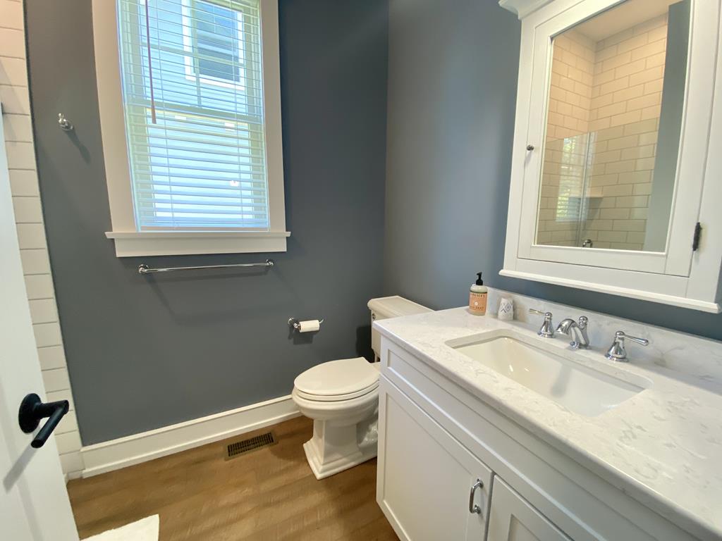 Sandy Pages | Photo 14