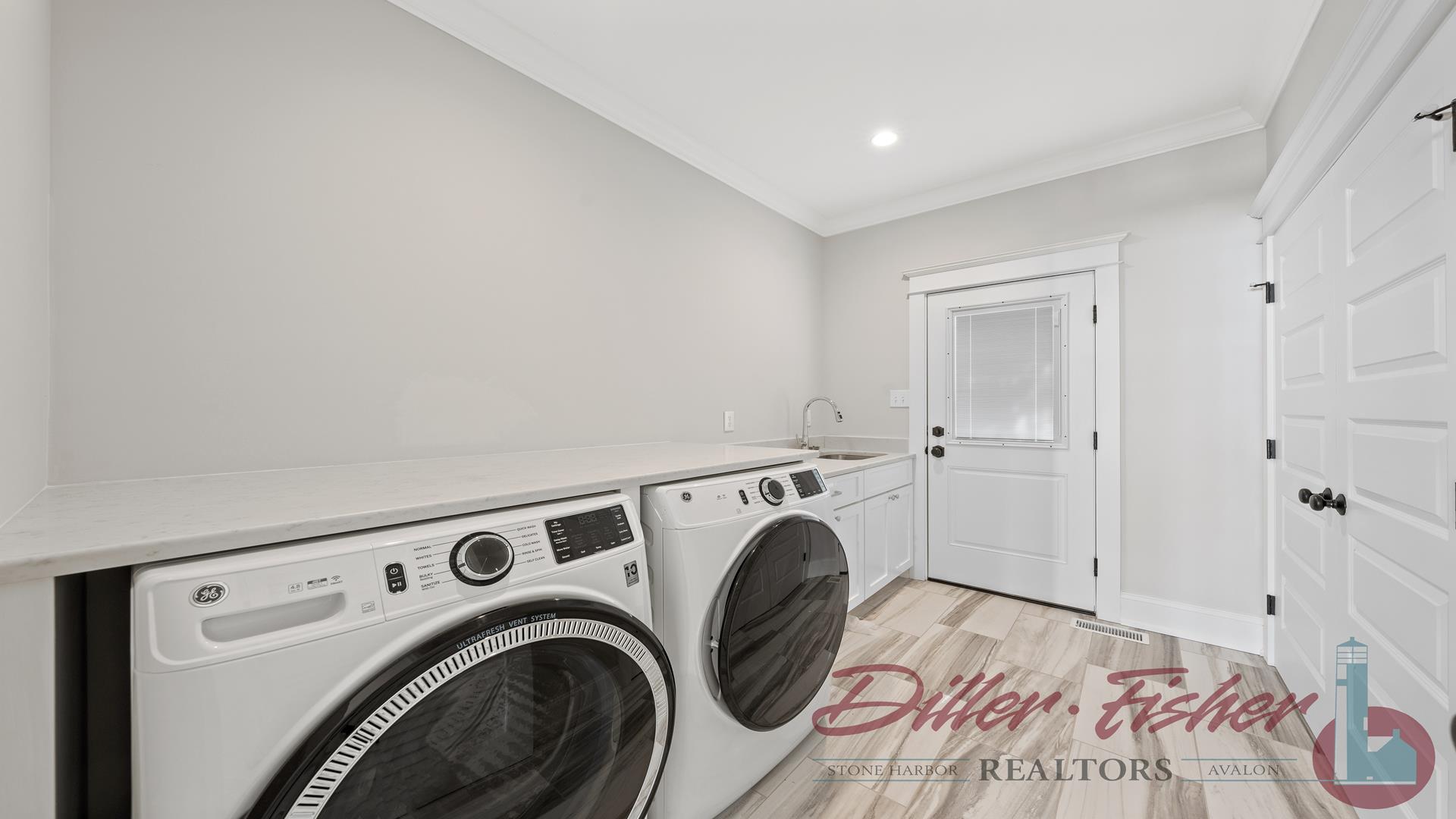 9901 Second Avenue, Stone Harbor (Mid-Island)