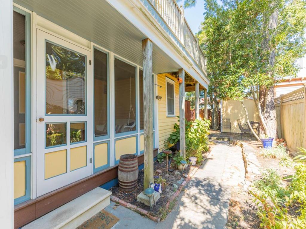 The Bayberry House | Photo 28