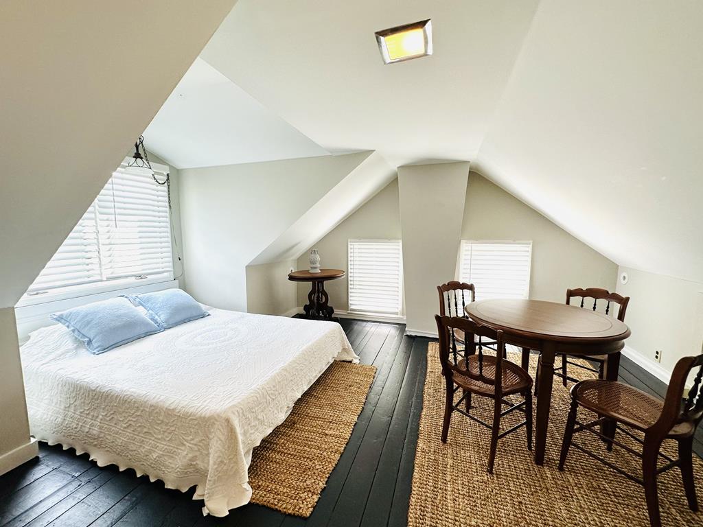 The Bayberry House | Photo 33