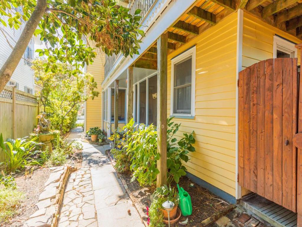 The Bayberry House | Photo 36