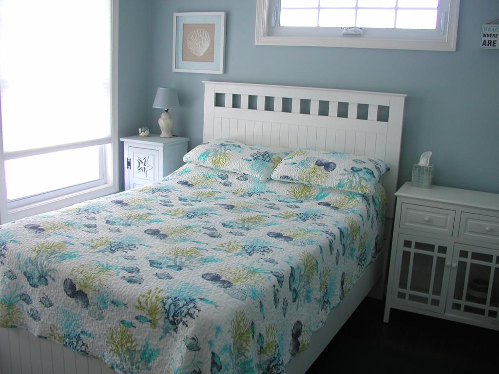 22 E New York Avenue (84th St), Brighton Beach (Ocean Side)