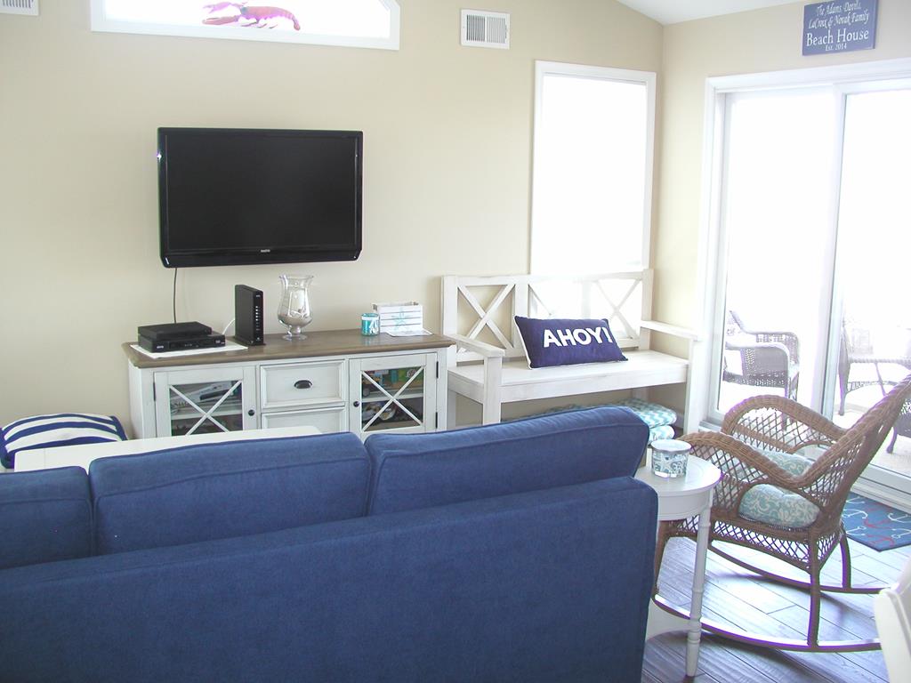 22 E New York Avenue (84th St), Brighton Beach (Ocean Side)