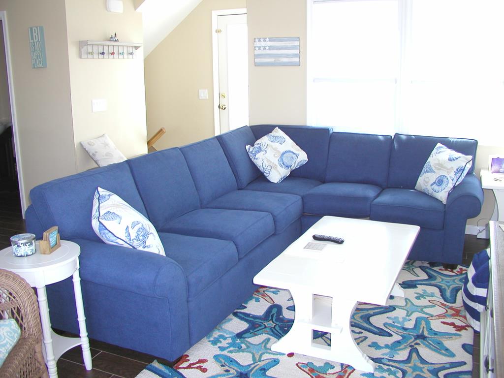 22 E New York Avenue (84th St), Brighton Beach (Ocean Side)