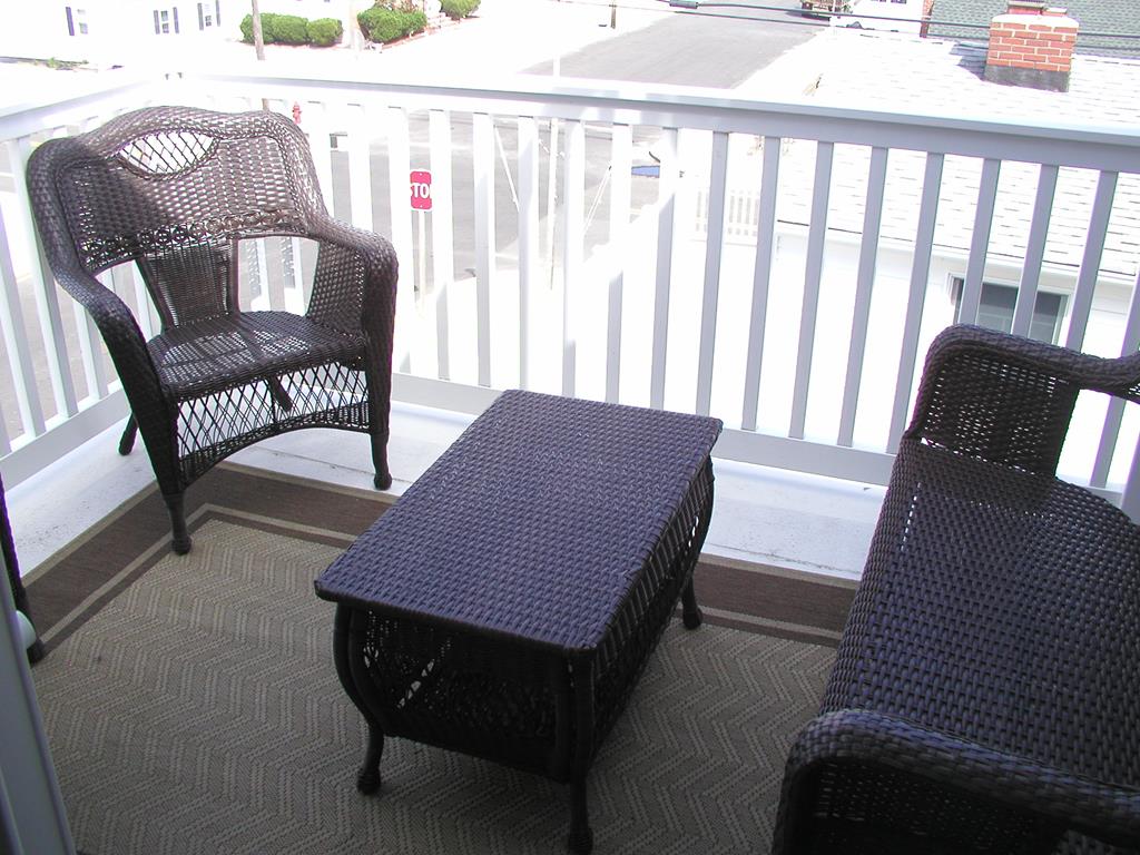 22 E New York Avenue (84th St), Brighton Beach (Ocean Side)