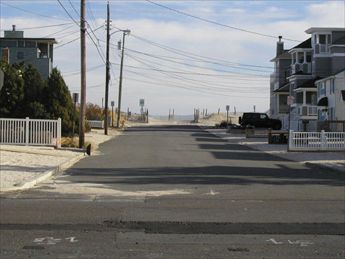 22 E New York Avenue (84th St), Brighton Beach (Ocean Side)