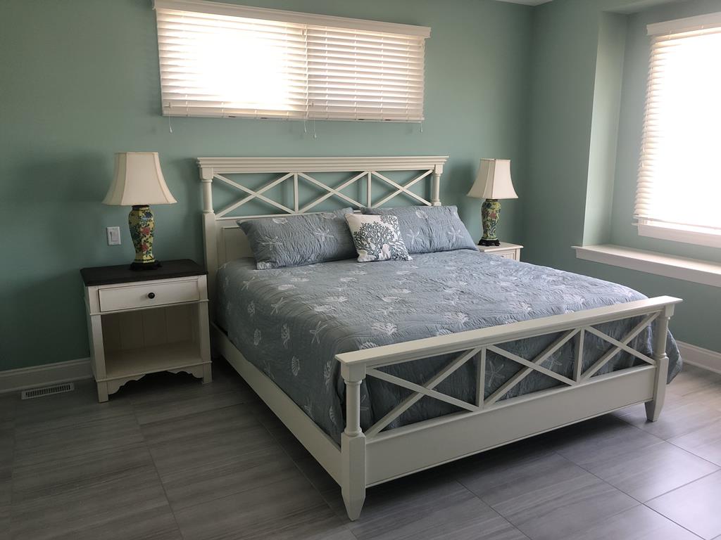 16 E Sailboat Drive, Peahala Park (Ocean Side)