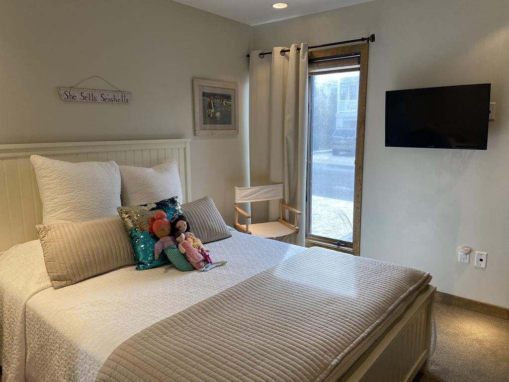 19 E 40th Street, Brant Beach (Ocean Side)